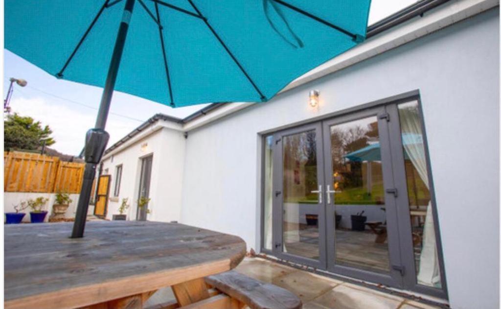 Josies Place At Waters Edge Self Catering Apartment Glenarm Экстерьер фото