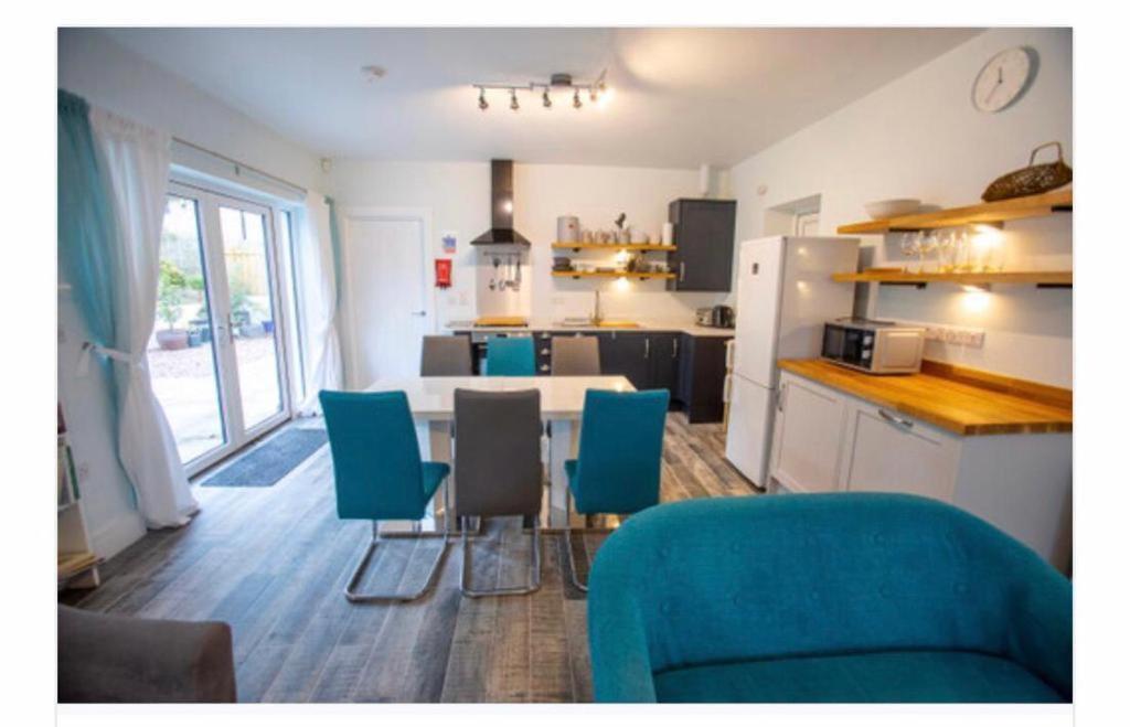 Josies Place At Waters Edge Self Catering Apartment Glenarm Экстерьер фото