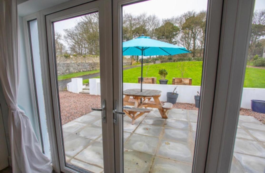 Josies Place At Waters Edge Self Catering Apartment Glenarm Экстерьер фото